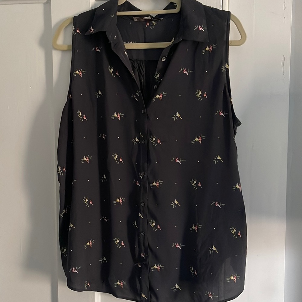 LOFT grey sleeveless collared blouse